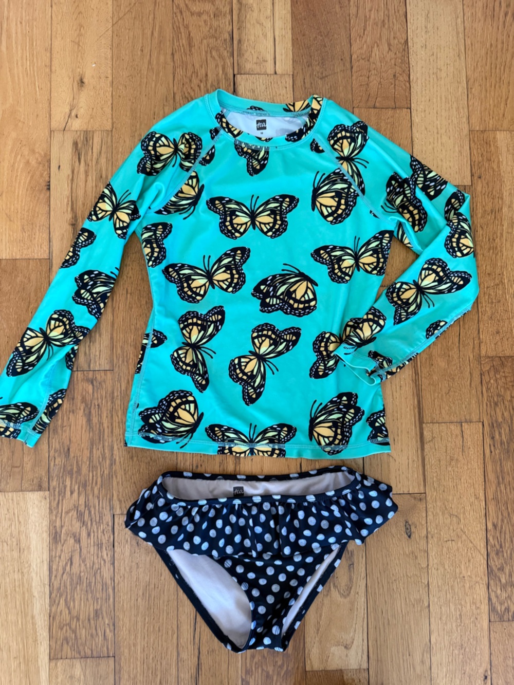 TEA COLLECTION Girls rash guard & bikini bottom set size 10y